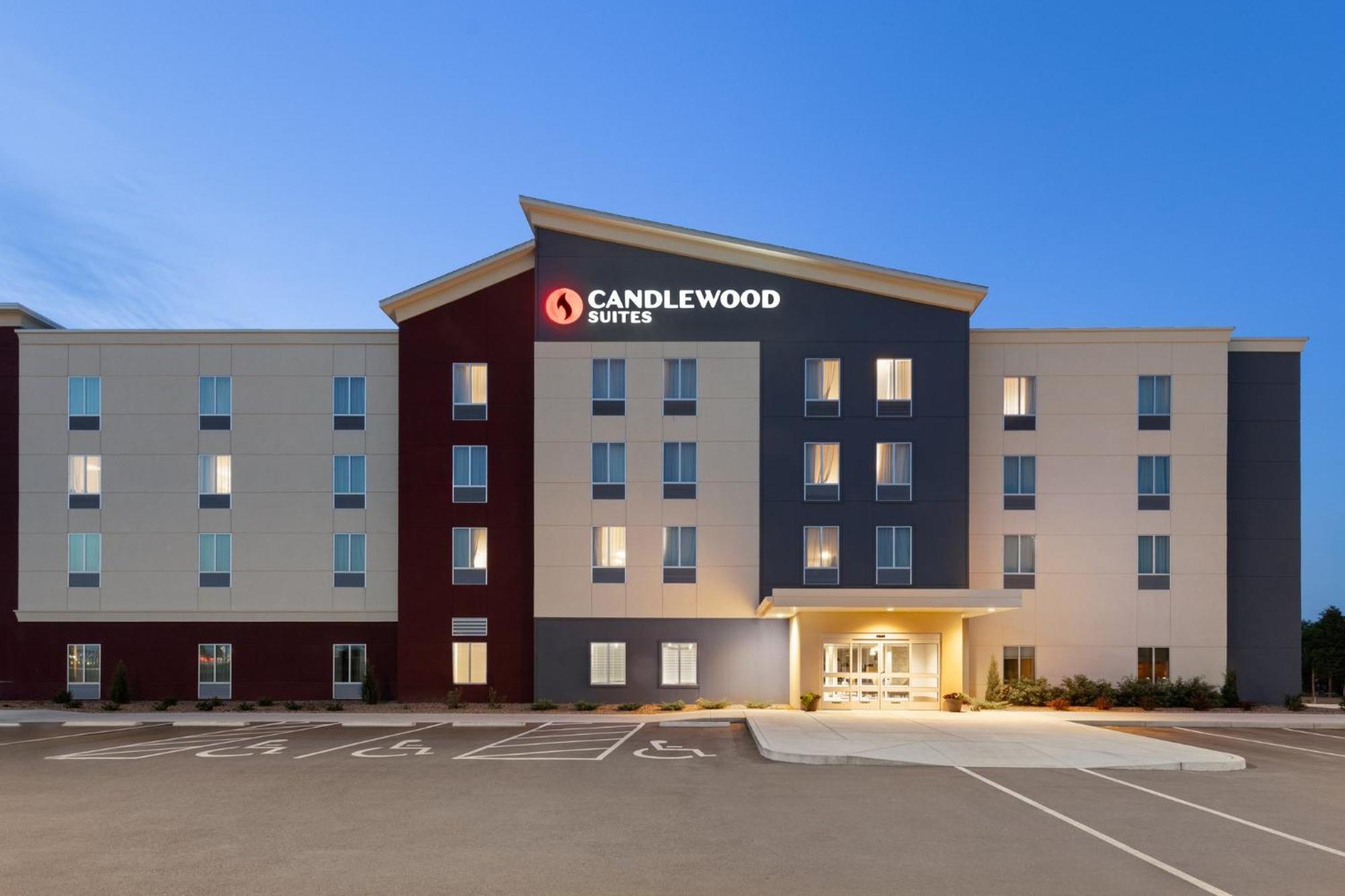 Candlewood Suites Mcpherson By Ihg 외부 사진